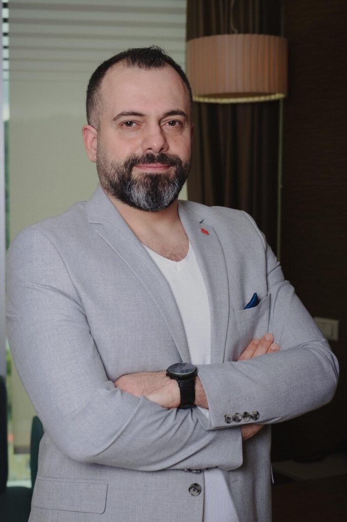 Op. Dr. Alperen Tekin — Plastik, Rekonstrüktif ve Estetik Cerrahi Uzmanı
